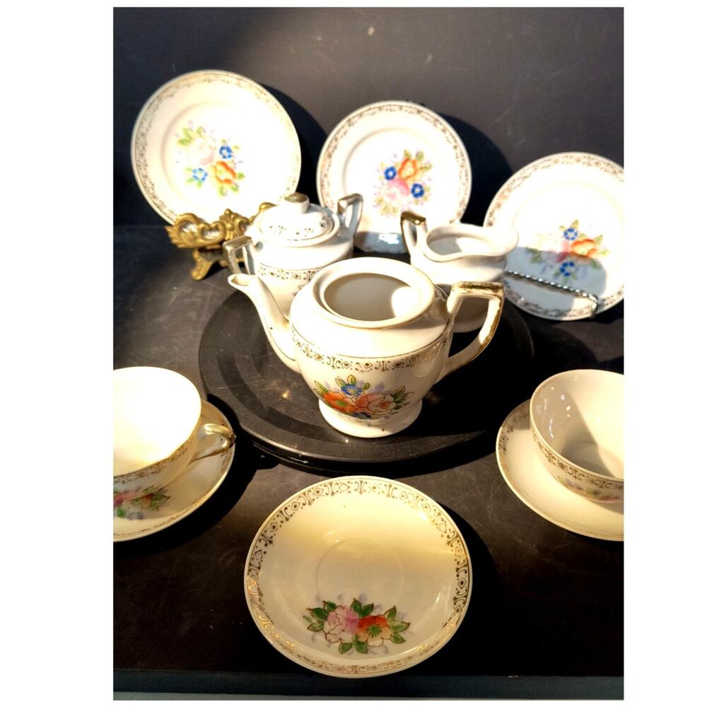 449. Vintage 11 Piece Tea Set Homer Laughlin China Eggshell Nautilus Design